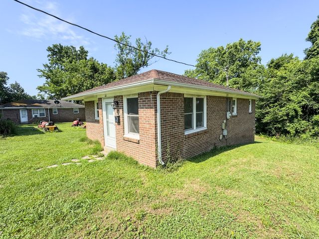 211 Hayes St, Hartsville, TN 37074