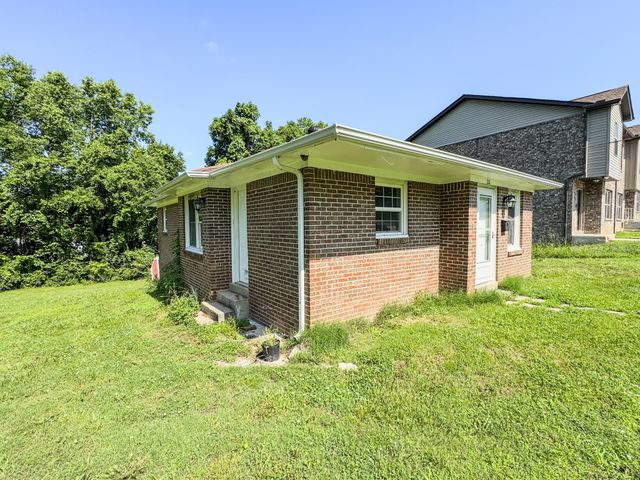 211 Hayes St, Hartsville, TN 37074