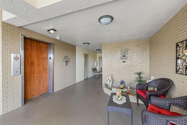 6070 80TH STREET N 410, St Petersburg, FL 33709