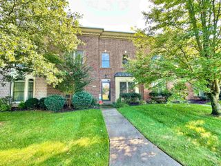 6182 Glenview Drive, Newburgh, IN 47630