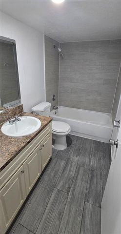 10820 SW 200th Dr 220, Cutler Bay, FL 33157