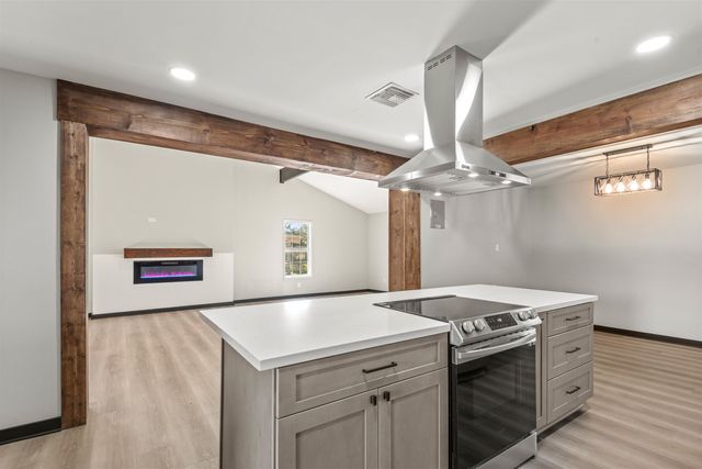 517 Paris Ln, Houma, LA 70363