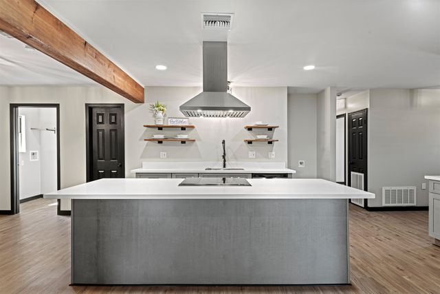 517 Paris Ln, Houma, LA 70363