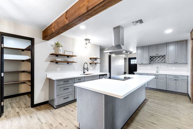 517 Paris Ln, Houma, LA 70363