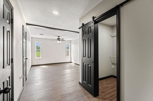 517 Paris Ln, Houma, LA 70363