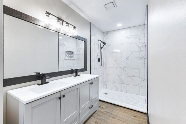 517 Paris Ln, Houma, LA 70363