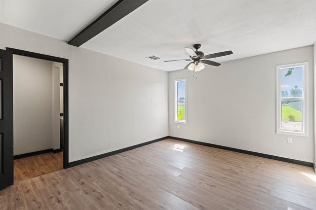 517 Paris Ln, Houma, LA 70363