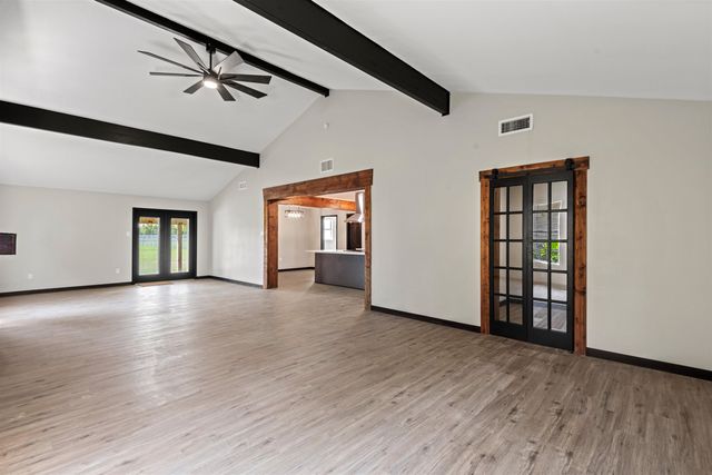 517 Paris Ln, Houma, LA 70363