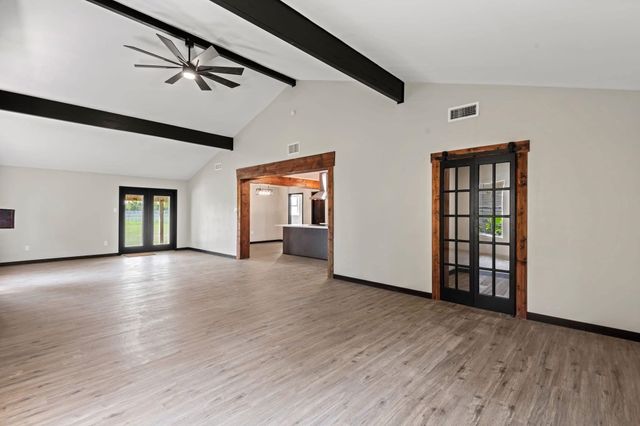 517 Paris Ln, Houma, LA 70363