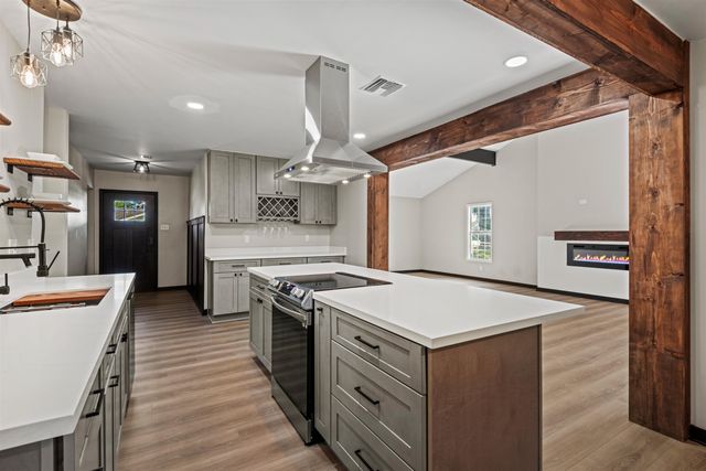 517 Paris Ln, Houma, LA 70363