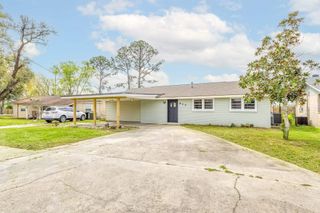 517 Paris Ln, Houma, LA 70363