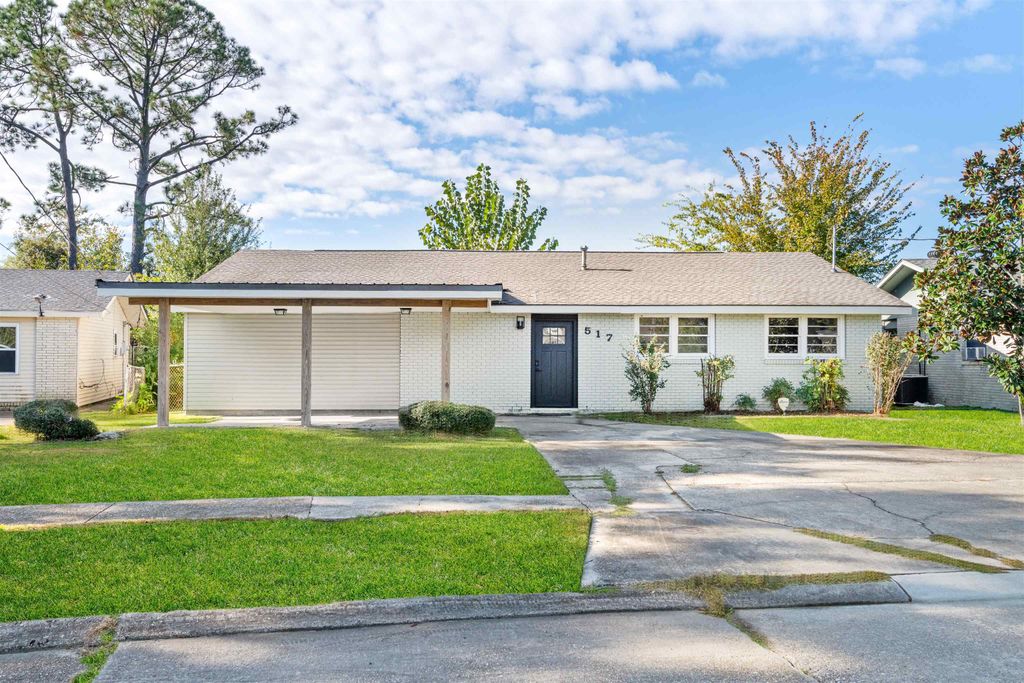 517 Paris Ln, Houma, LA 70363