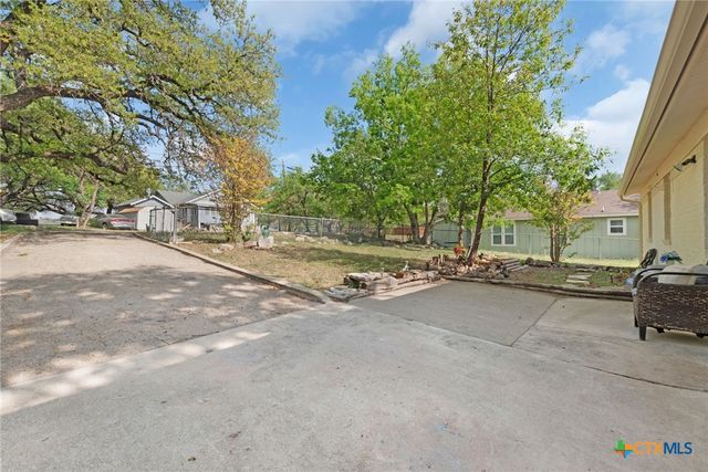 505 S Summer Street, Lampasas, TX 76550