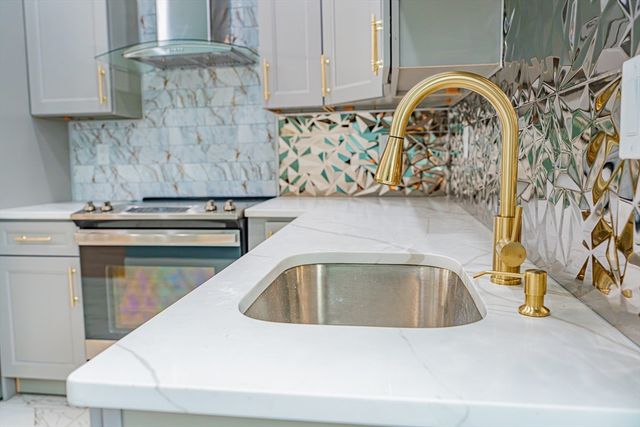 24 Tudor 2, Chelsea, MA 02150