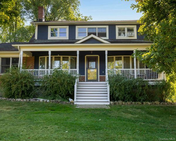 98 North Road, Highland, NY 12528