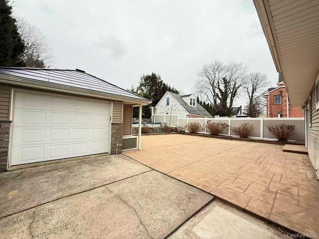 3 Grant Avenue, Albertson, NY 11507