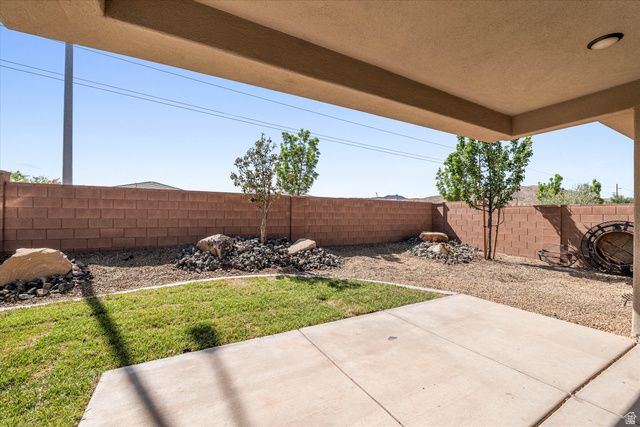 597 S BALANCING ROCK DR, Washington, UT 84780
