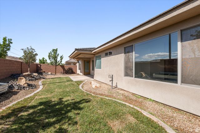 597 S BALANCING ROCK DR, Washington, UT 84780