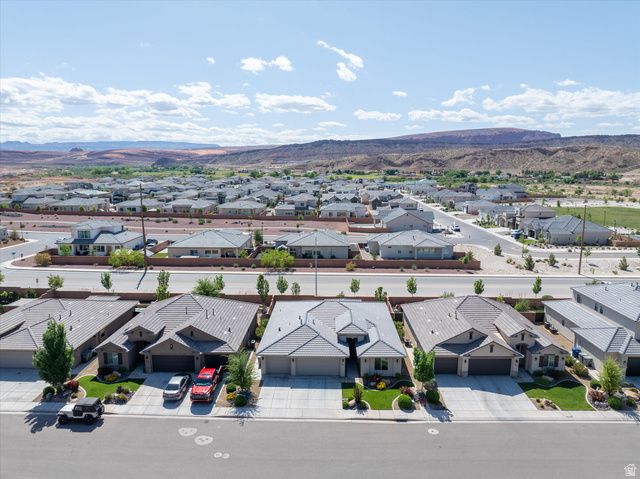 597 S BALANCING ROCK DR, Washington, UT 84780