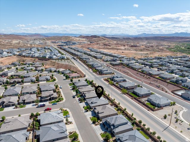597 S BALANCING ROCK DR, Washington, UT 84780