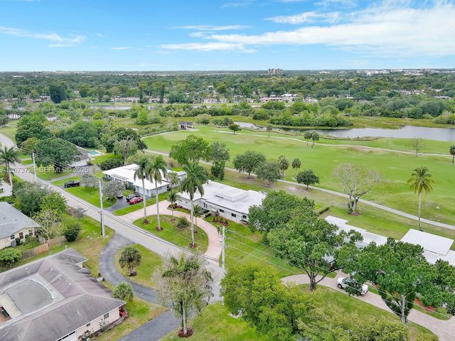 621 E Tropical Way, Plantation, FL 33317