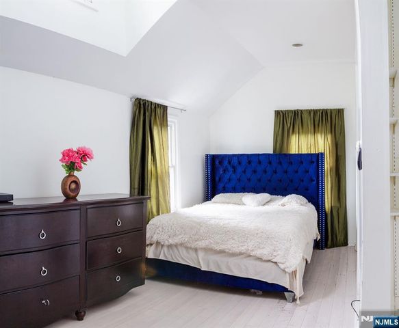 518 W Anderson Street, Hackensack, NJ 07601