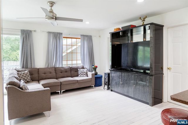 518 W Anderson Street, Hackensack, NJ 07601