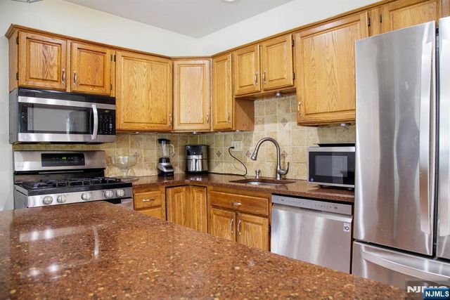 518 W Anderson Street, Hackensack, NJ 07601