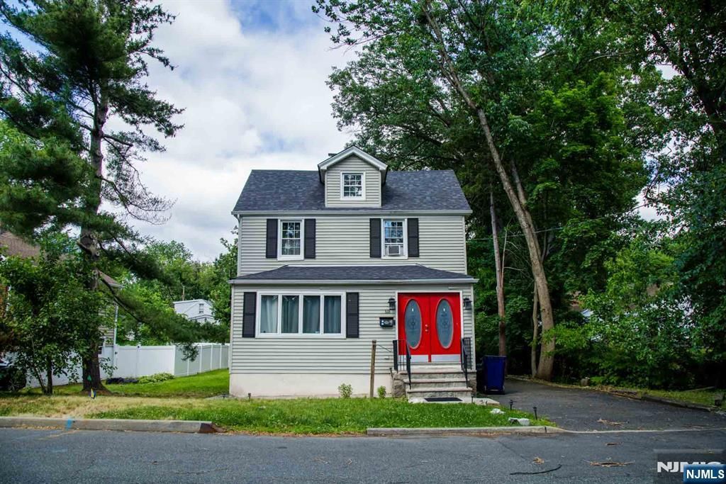 518 W Anderson Street, Hackensack, NJ 07601
