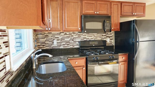 28-30 Sampson Street 4, Bridgeport, CT 06606