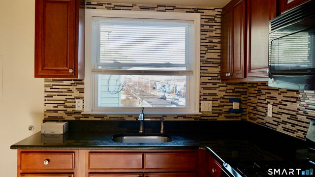 28-30 Sampson Street 4, Bridgeport, CT 06606