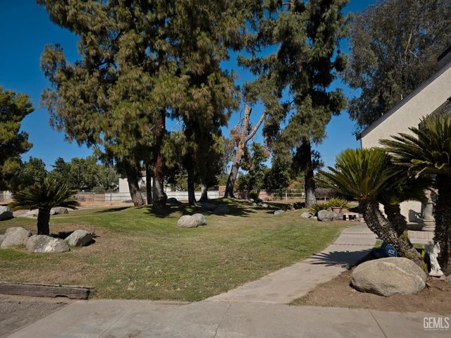 9517 Eucalyptus Drive, Bakersfield, CA 93306