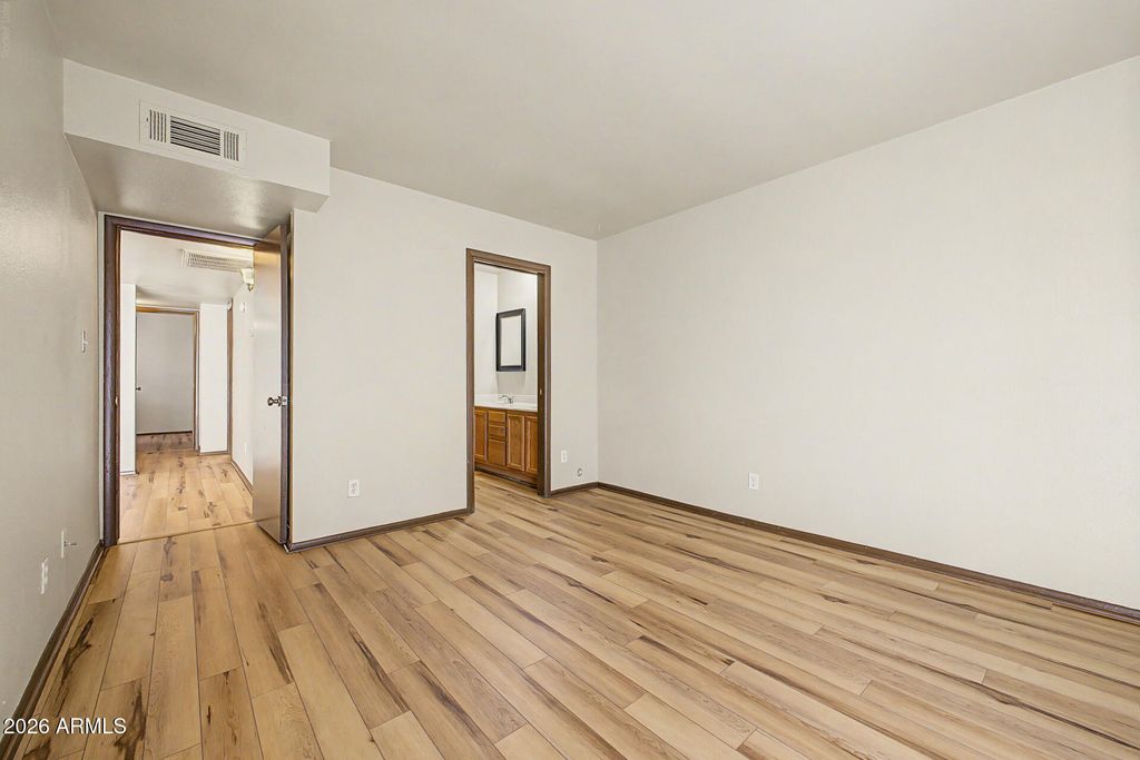 826 S CASITAS Drive B, Tempe, AZ 85281 — photo 4