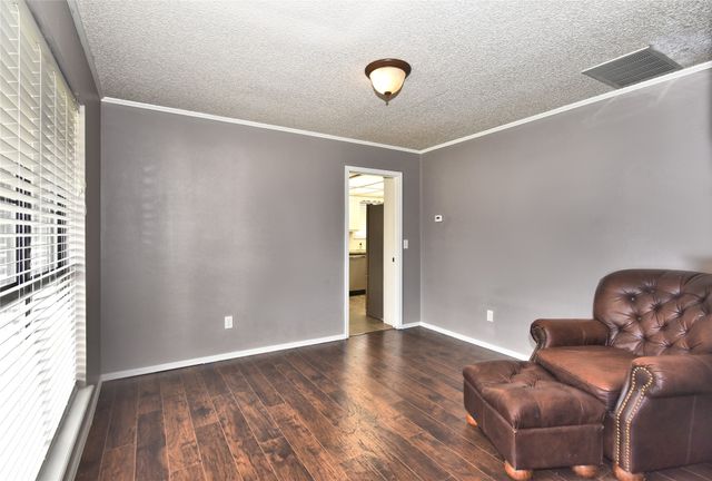 5004 S Spruce Drive, Sand Springs, OK 74063