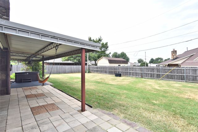 5004 S Spruce Drive, Sand Springs, OK 74063