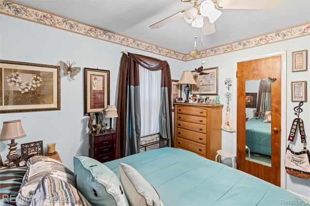 945 Salisbury Avenue, Flint, MI 48532