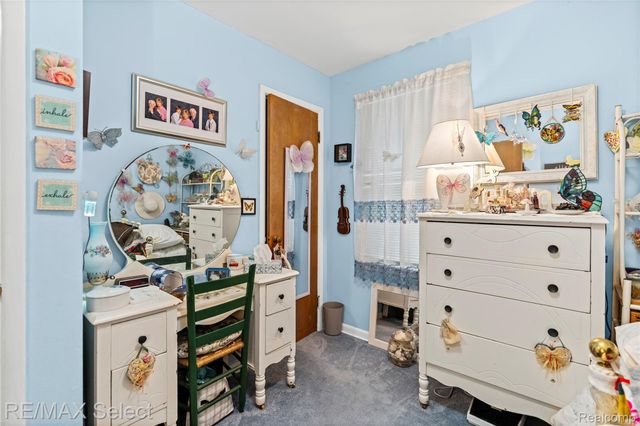 945 Salisbury Avenue, Flint, MI 48532