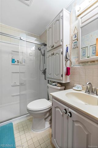 945 Salisbury Avenue, Flint, MI 48532