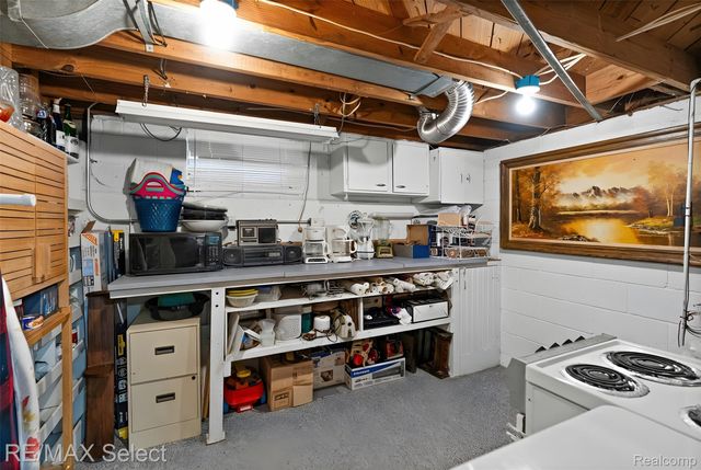 945 Salisbury Avenue, Flint, MI 48532