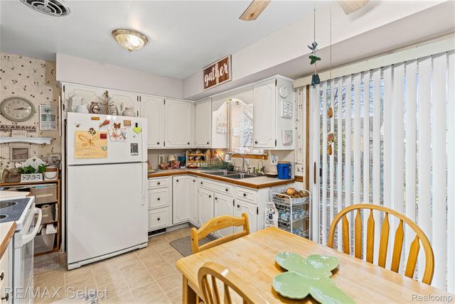 945 Salisbury Avenue, Flint, MI 48532