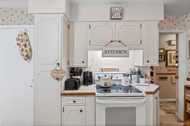 945 Salisbury Avenue, Flint, MI 48532