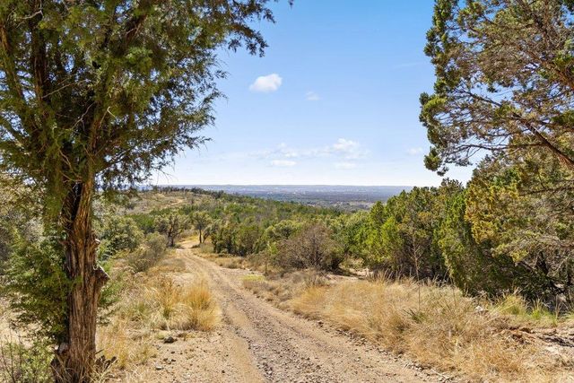 1101 Crider RD, Marble Falls, TX 78654