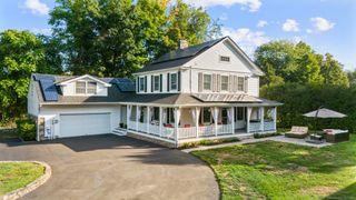 12 Wellesley Drive, Branford, CT 06405