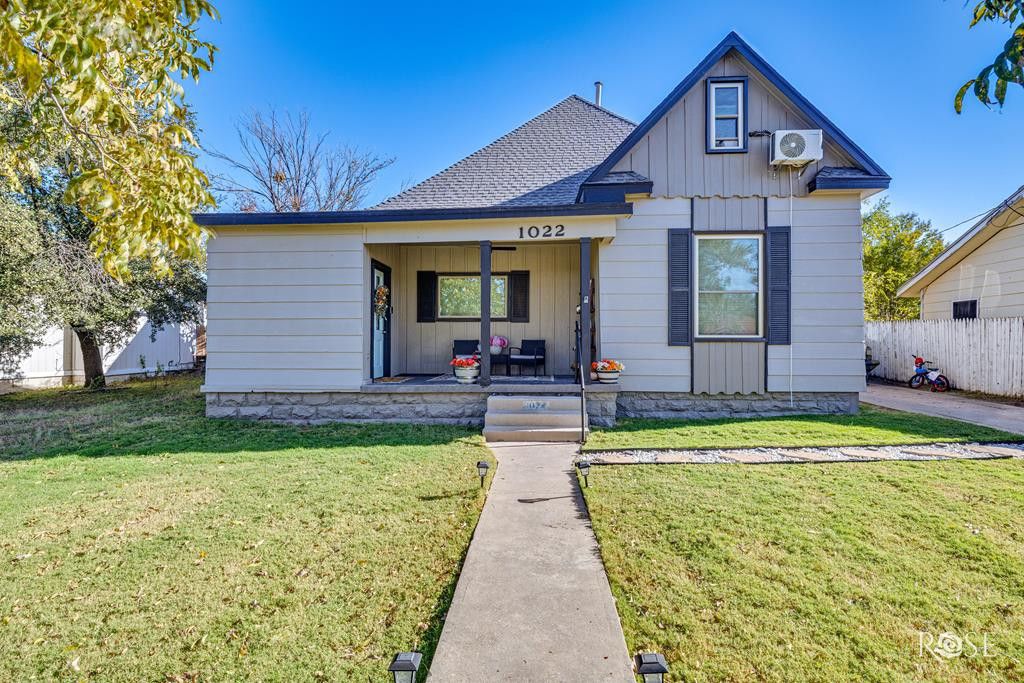 Image 1 of property listing at 1022 N Jefferson Street, San Angelo, TX 76901