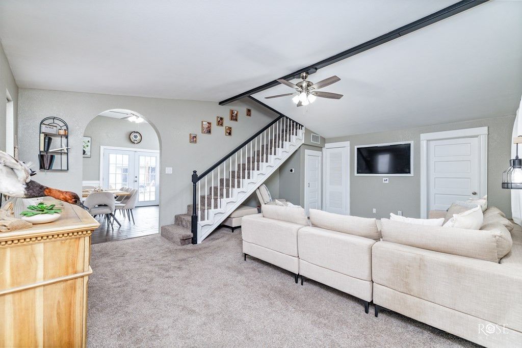 Image 10 of property listing at 1022 N Jefferson Street, San Angelo, TX 76901