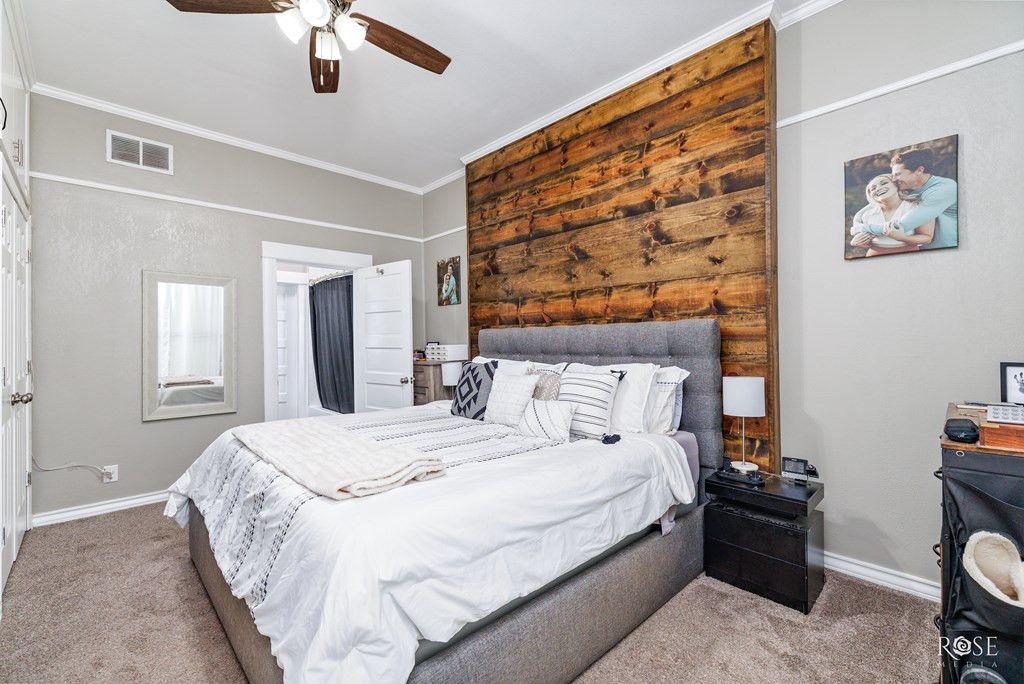 Image 18 of property listing at 1022 N Jefferson Street, San Angelo, TX 76901