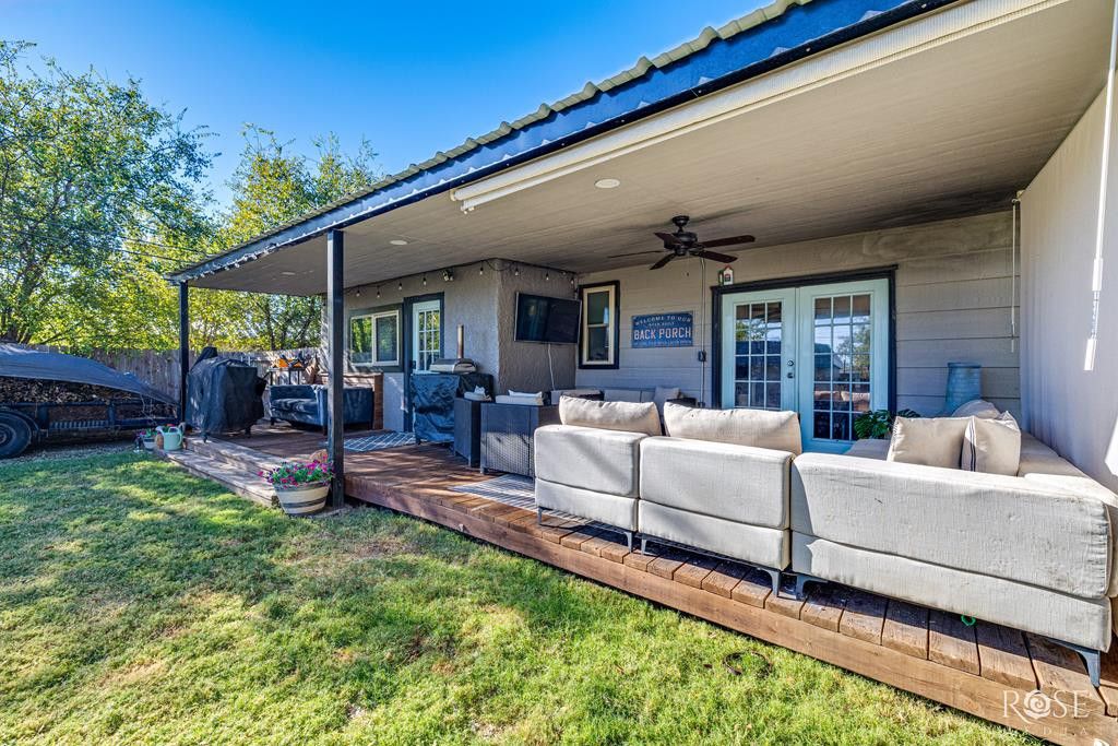 Image 37 of property listing at 1022 N Jefferson Street, San Angelo, TX 76901