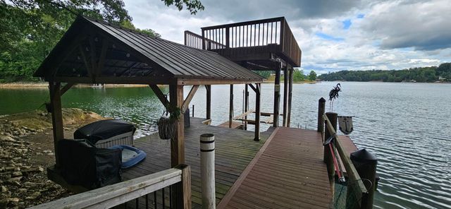67 Overlook RD, Hardy, VA 24101