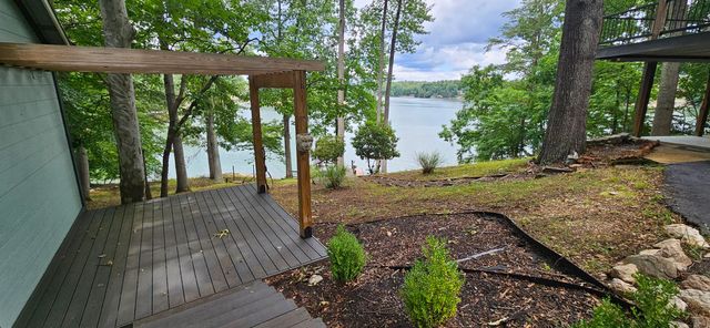 67 Overlook RD, Hardy, VA 24101