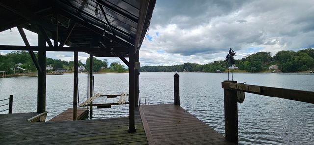 67 Overlook RD, Hardy, VA 24101